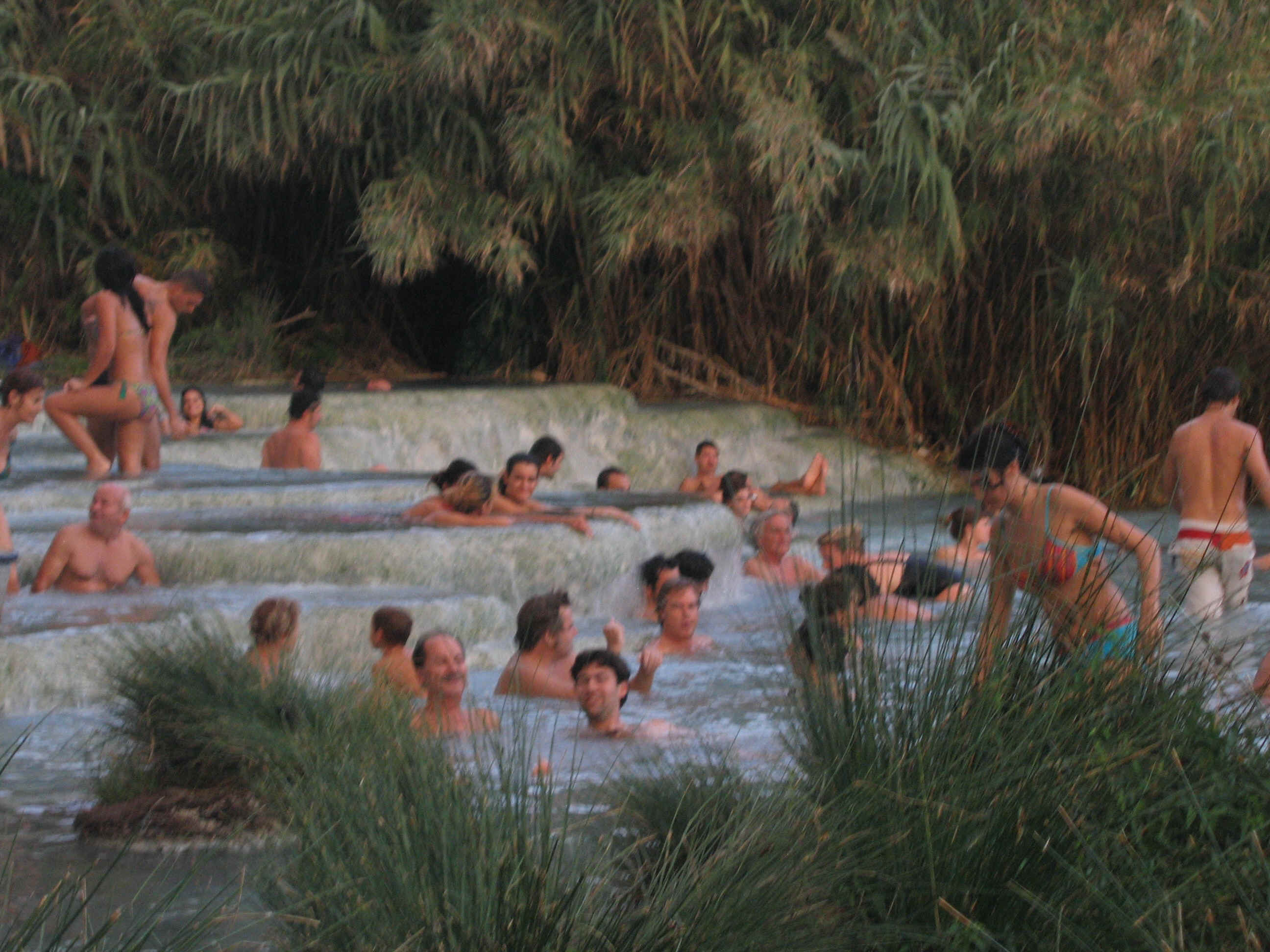 Copia di Saturnia06 023.jpg (1478702 bytes)