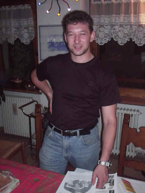 wpe33.jpg (25407 bytes)